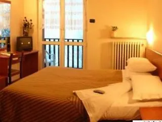 Отель Moderno & 3*